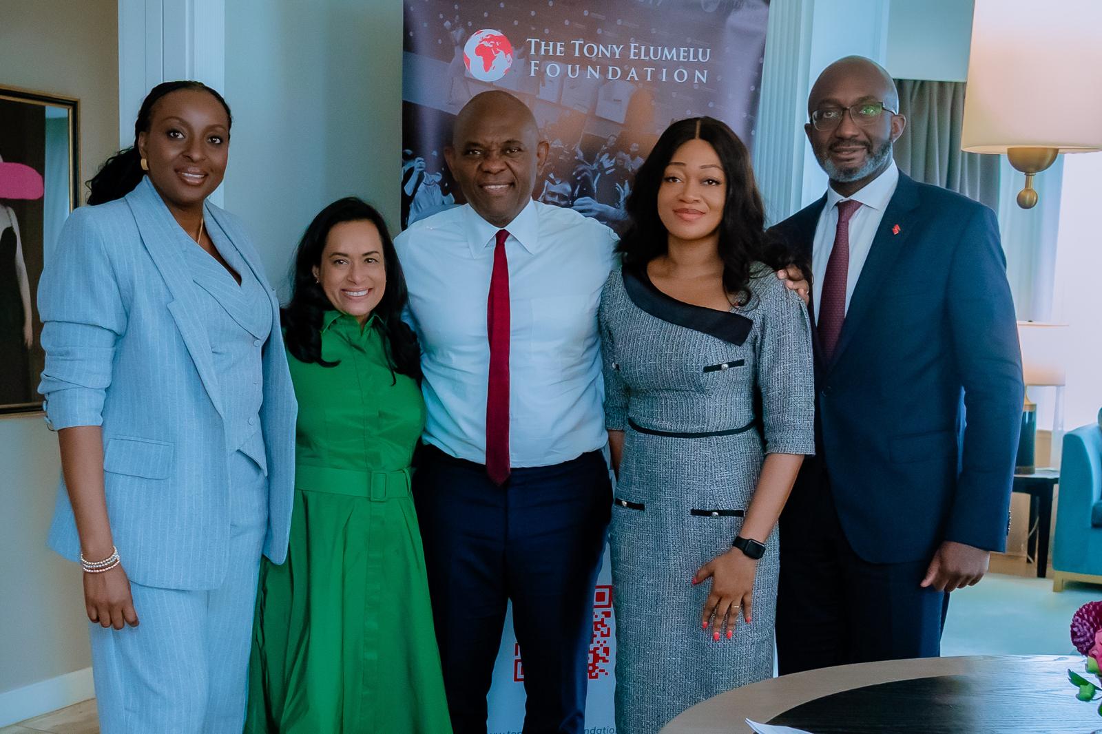 Le groupe Heirs Holdings avec Runa Alam